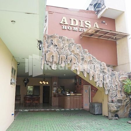 Adisa Homestay Near Saiful Anwar Malang Exterior foto