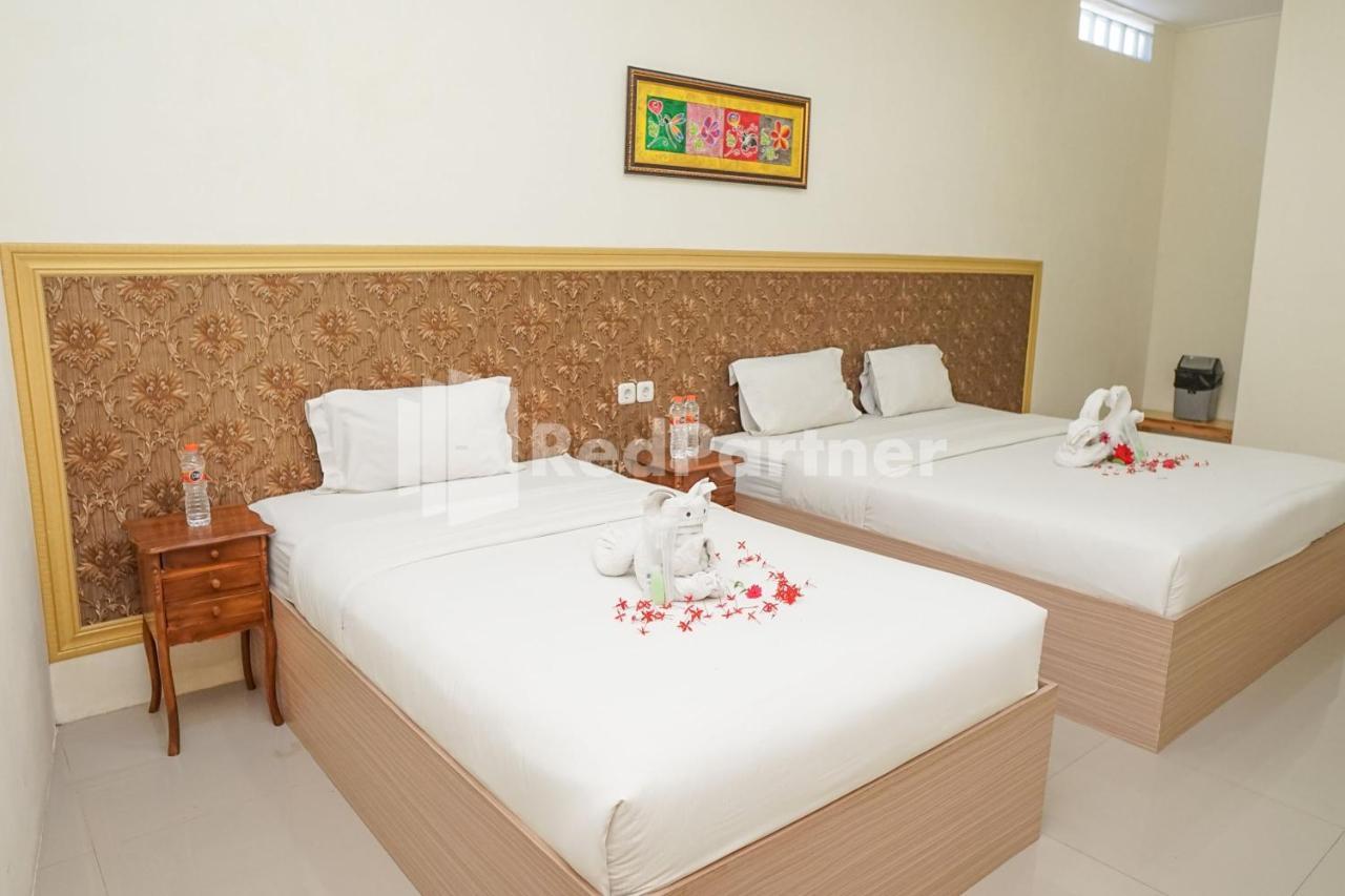 Adisa Homestay Near Saiful Anwar Malang Exterior foto