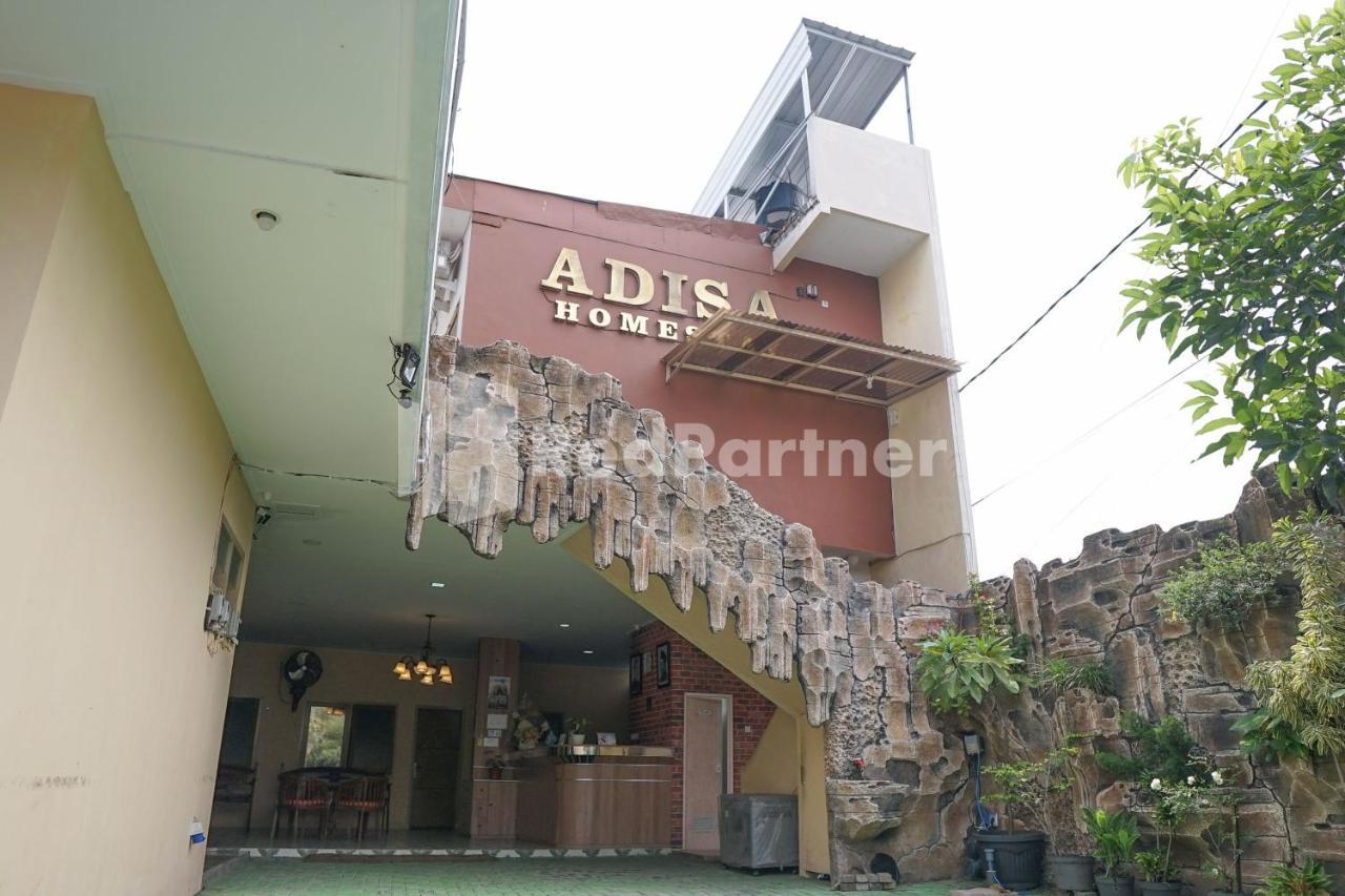 Adisa Homestay Near Saiful Anwar Malang Exterior foto